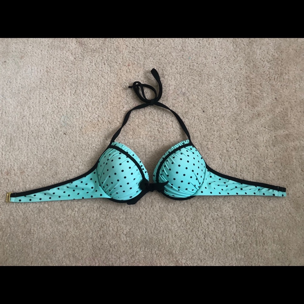 Super cute, push-up, bikini top!